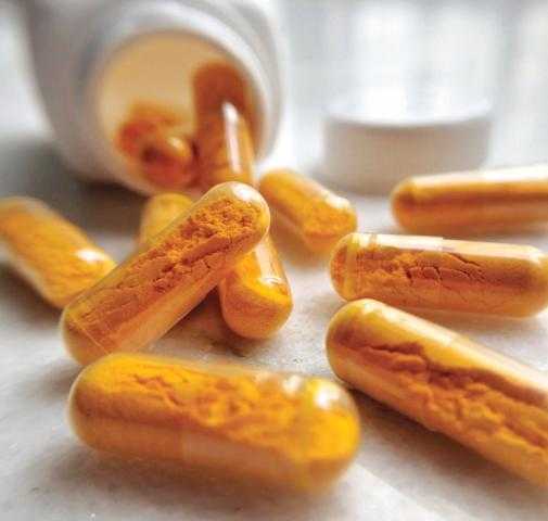 هل هناك خطر في تناول المكملات الغذائية.. استشارى أغذية يجيب