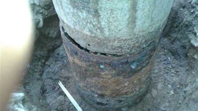 سكان عزبة منشأة صالح بالبحيرة يطالبون تجديد أعمدة الإنارة المتهالكة حفاظا على أرواحهم