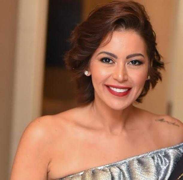 بفستان مكشوف.. لقاء الخميسي في إطلالة مثيرة بالأسود
