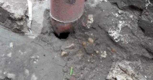 قارئ يشكو تهالك عامود إنارة يوشك على السقوط فى المعصرة ويطالب بتغييره