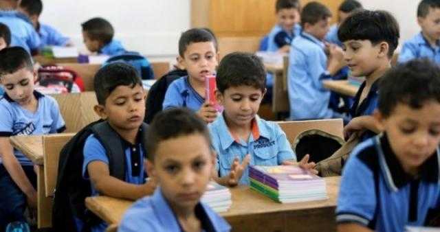 أستاذ أوبئة يمنع الأطفال من النزول في تلك الحالة