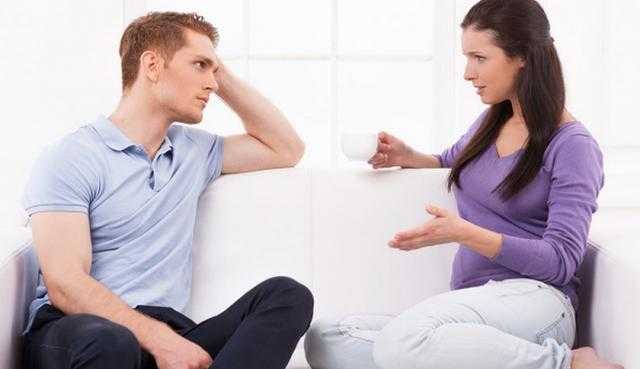 أمين الفتوى: لا يجوز للزوج أن يلزم زوجته بالعيش مع أمه في مسكن مشترك
