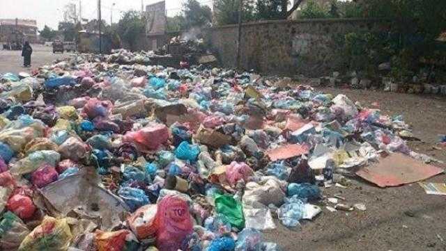 أهالي منطقة عزبة النخل يشكون من انتشار القمامة
