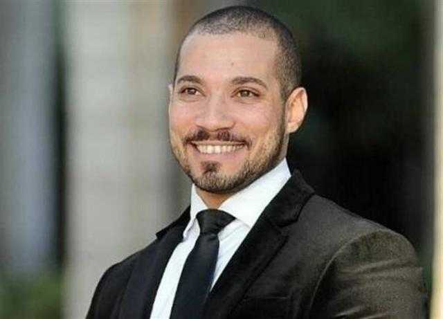 عزة مصطفى لوزارة الأوقاف: «عبد الله رشدي موظف عندكم ليه».. فيديو
