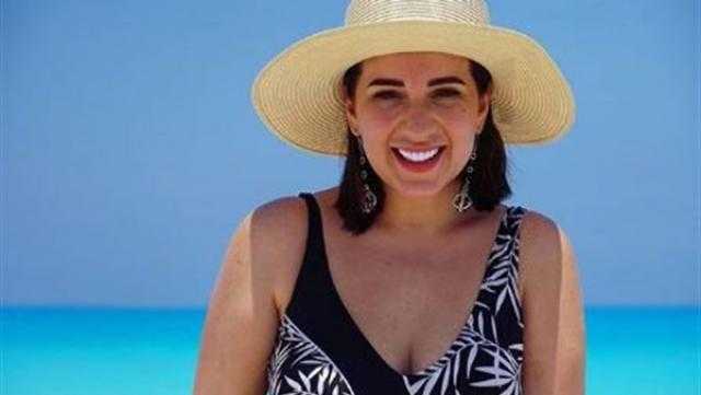 شاهد.. أسما شريف منير تبرز نحافة خصرها بإطلالة رياضية جريئة