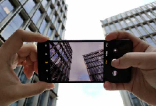 ببطارية تشحن بالكامل في 65 دقيقة.. شاومي تستعد لإطلاق هاتف Poco X3.. صور
