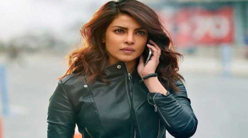 بريانكا شوبرا تتألق في جلسة تصوير جديدة برفقه ابنتها .. شاهد