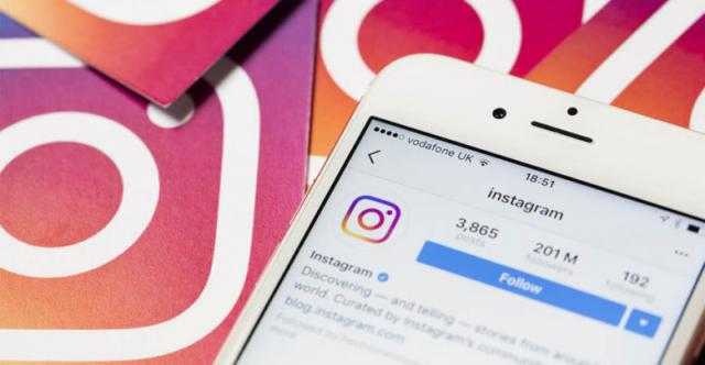 لو عديت 10 آلاف فولورز.. اعرف إزاى تضيف رابط لقصتك على إنستجرام × 9 خطوات