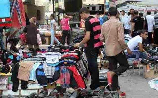 احتلال الباعة الجائلين للأرصفة كابوس يطارد سكان ميدان الألف مسكن بالقاهرة