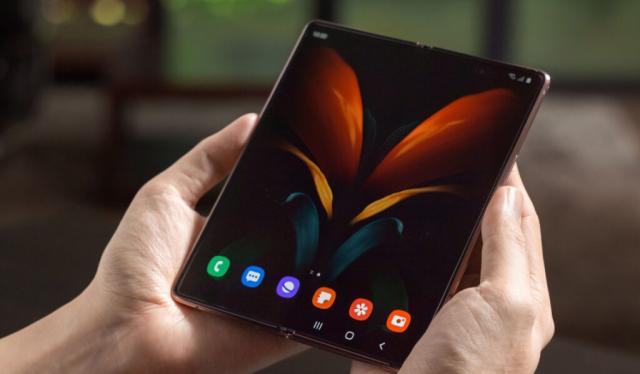 هاتف Galaxy Z Fold2
