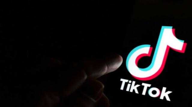 كيف علقت TikTok في وسط حرب تجارية مع الصين