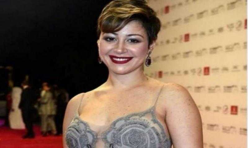 منة شلبي تهنئ كريم عبد العزيز بعيد ميلاده: فيه صحاب وفيه كوكي