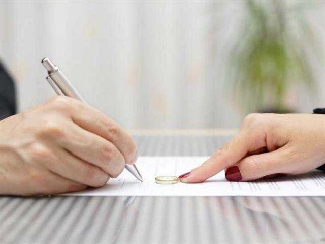 حكم الزوج الذي يرفض طلاق زوجته