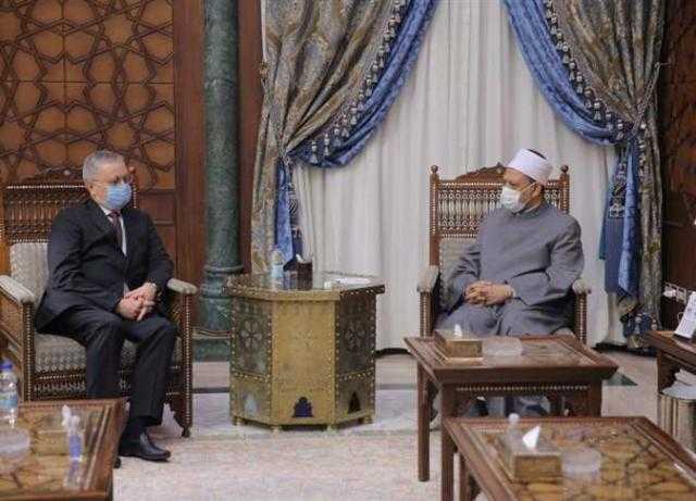 شيخ الأزهر يستقبل السفير الروسي: نرحب برفع مستوى التعاون العلمي وتدريب الأئمة