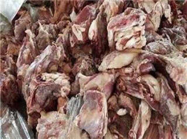 حماية المستهلك بالمنوفية تضبط لحوم فاسدة داخل مصنع بشبين الكوم