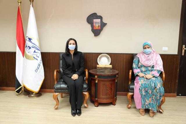 حديقة باسمها ودعوة لترشحها للبرلمان .. ”سيدة القطار” فى ضيافة القومى للمرأة .. ومايا مرسى: ”ستات مصر جدعه أوى”