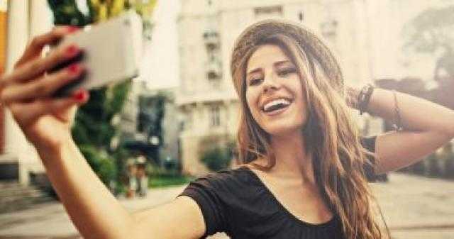 لعشاق التصوير .. 5 حيل للحصول على أفضل صور سيلفى