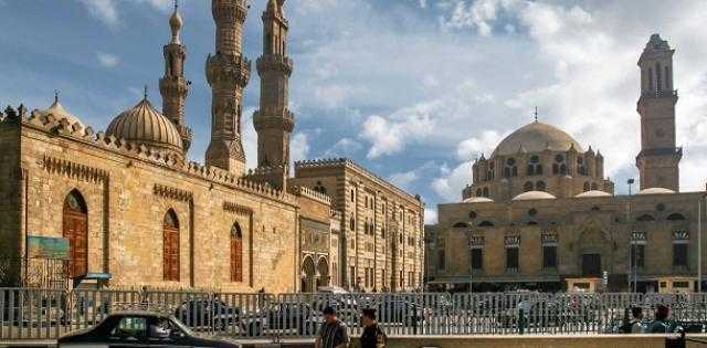 ما حكم أداء صلاة العشاء قبل الفجر بدقائق .. الأزهر للفتوى يجيب