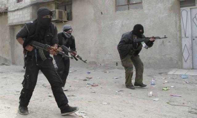 أفغانستان تفرض حظر تجوال لمنع وصول طالبان إلى المدن الكبرى