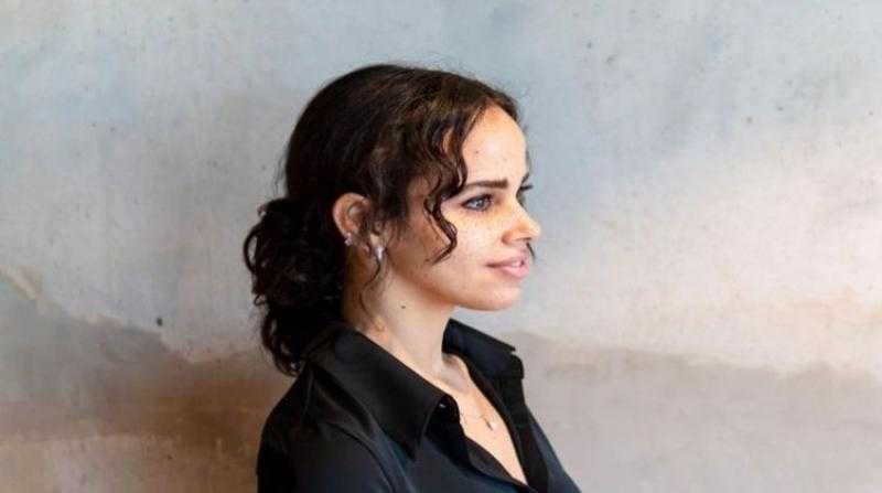 رفقة كلبها.. نور عمرو دياب تظهر بإطلالة جريئة| شاهد