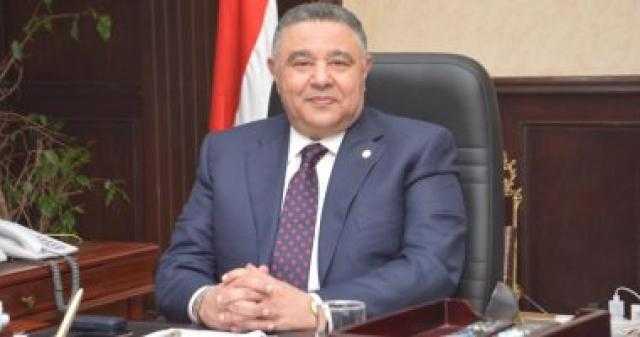”إنسان عظيم”.. محمد موسى يتغزل في محافظ البحر الأحمر لهذا السبب (فيديو)