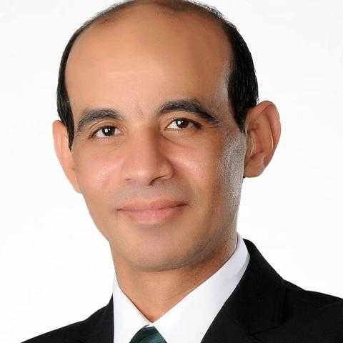محمد موسي يكتب .. لاتفقد كرامتك حتي لا تفقد رجولتك