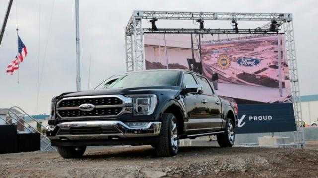 شاهد: ”فورد” تكشف عن أول سيارة ”بيك أب” كهربائية بالكامل‎