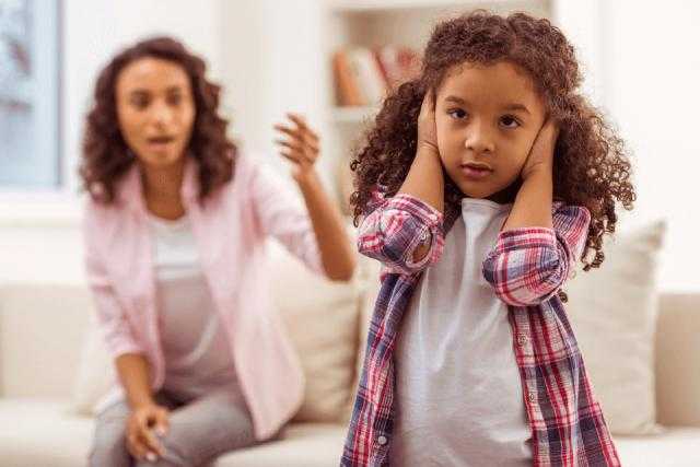 هذه أفضل طريقة لعلاج عناد الطفل.. فيديو