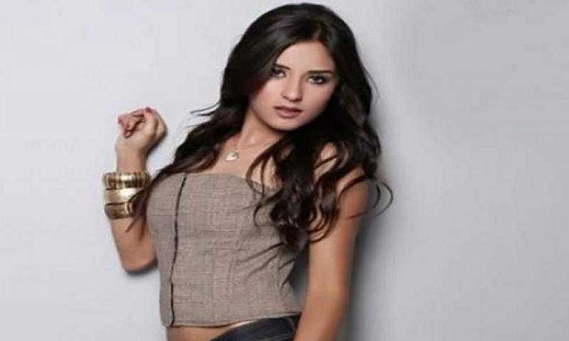 بالأبيض .. إطلالة ناعمة لريهام أيمن عبر انستجرام