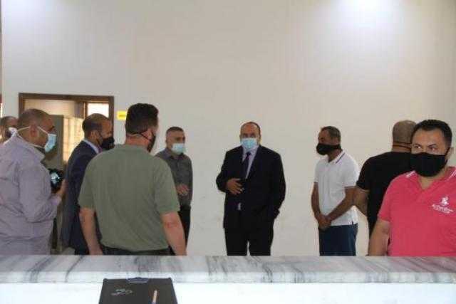 الخلايلة يتفقد إجراءات تسجيل الطلبة المستجدين في العلوم الاسلامية