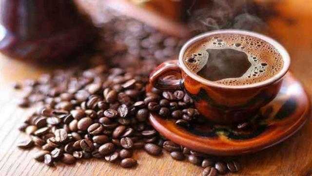 تناول القهوة يقلل خطر الإصابة بالشلل الرعاش