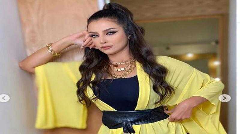 رضوى الشربيني تهوس متابعيها بالأسود المكشوف في مهرجان الفضائيات العربية