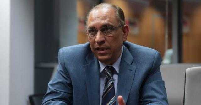 نائب وزير الصحة: وجود 5 أطفال بالأسرة يهدد بإصابة أحدهم بالتقزم.. فيديو 