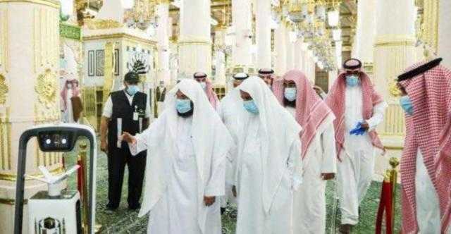 السديس يدشّن روبوت التعقيم الآلي لتعزيز الإجراءات الوقائية بالمسجد النبوي