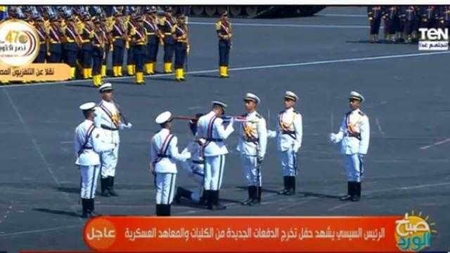 مراسم تسليم وتسلم القيادة لطلاب الكليات والمعاهد العسكرية (فيديو)