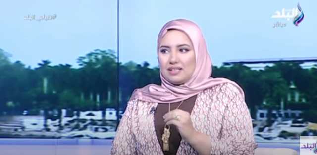 رضوى هاشم تكشف تفاصيل صناعة ماكينة بسوهاج تحول شجر الموز الميت إلى نسيج.. فيديو 