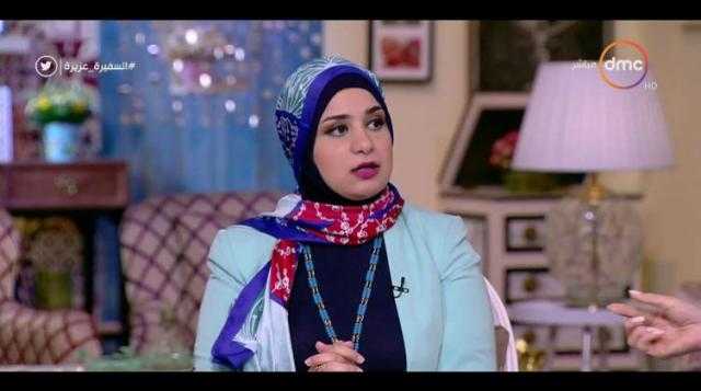 خبيرة طاقة: لا يفضل وضع المرآة أمام السرير لهذا السبب