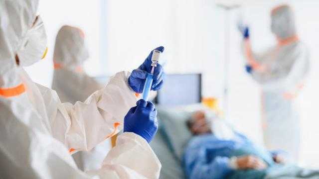 أكثر من ألف إصابة جديدة بكورونا في تونس لأول مرة منذ ستة أسابيع