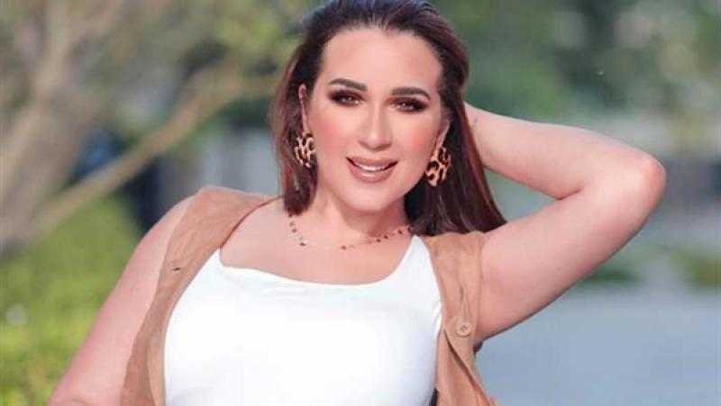 أسما شريف منير تتألق بلوك جديد | شاهد