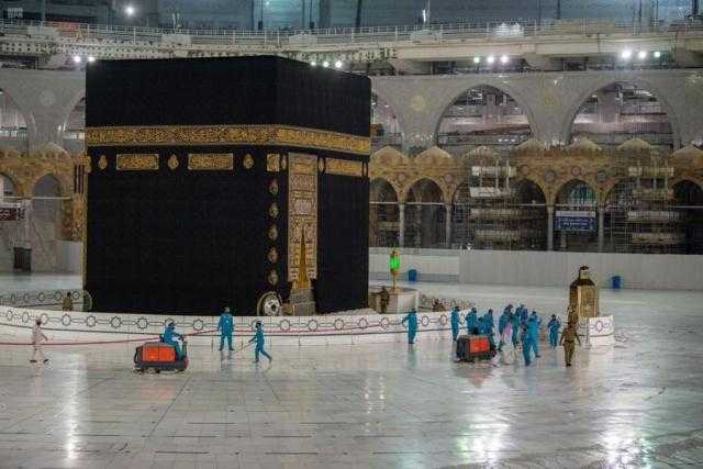 50 شاشة تبث محتوى المسجد الحرام التوجيهي والصحي