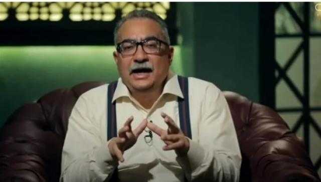 إبراهيم عيسى : منهج اللغة العربية بأولى ثانوى يضع المرأة فى مرتبة العبيد