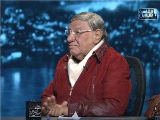 مفيد فوزى: لم يعد هناك حميمية فى اللقاءات و”حضن بنتى واحشنى”
