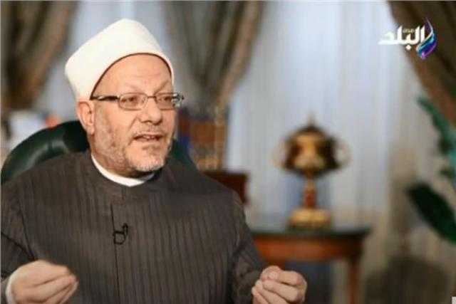 هل يجوز للمرأة تفتيش هاتف زوجها؟..  المفتي يجيب