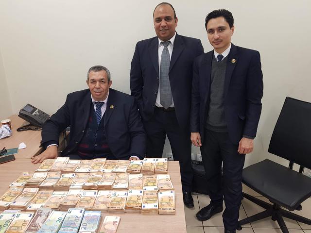 خط أحمر
