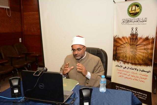 أيمن الحجار: غياب الأدوات العلمية لفهم النص النبوي أهم أسباب الفهم الخاطئ والمنحرف