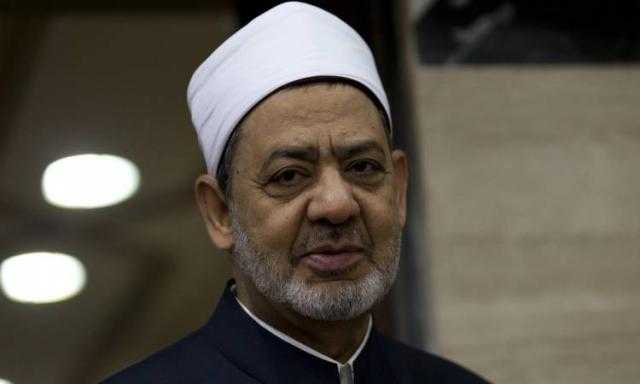 شيخ الأزهر : تحريم تهنئة المسيحيين بأعيادهم ضلال وتطرف