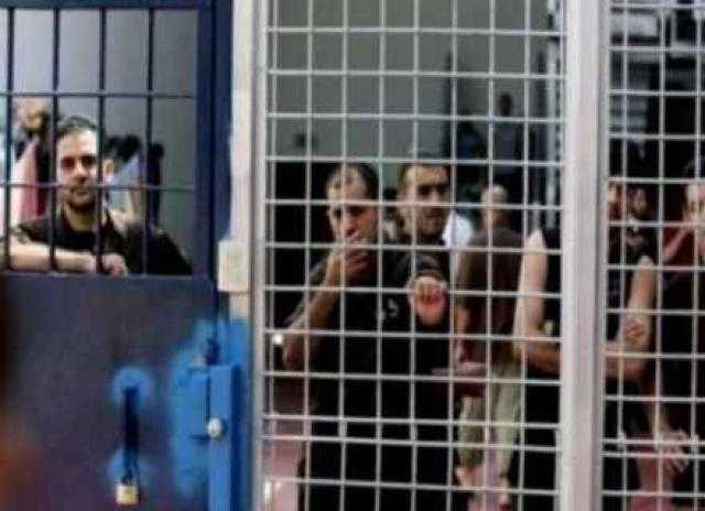 نادي الأسير الفلسطيني: إدارة سجون إسرائيل تفرض إجراءات عقابية جماعية بحق الأسرى