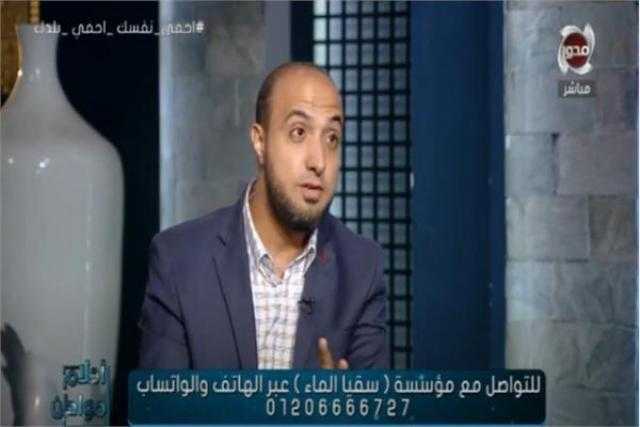 عالم أزهري يحدد حكم المصافحة والتعانق في زمن الكورونا.. فيديو