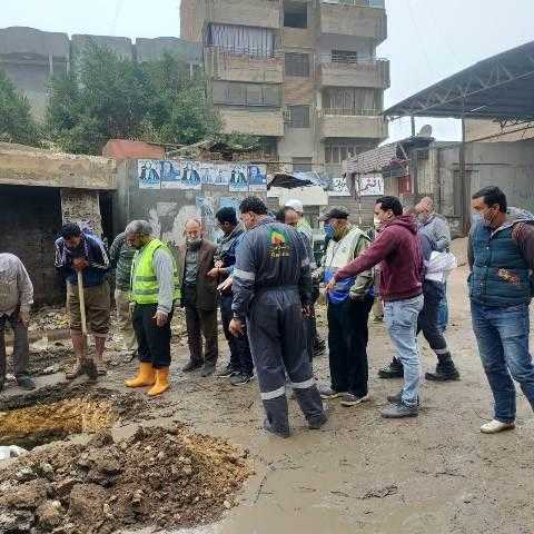 محافظ الشرقية يُتابع أعمال إصلاح خط مياه صرف صحى بفاقوس