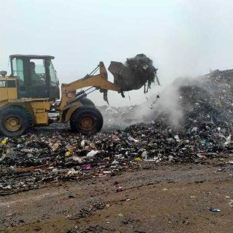 رفع 700 طن قمامة من المقلب الرئيسى بمدينة القنايات بالشرقية